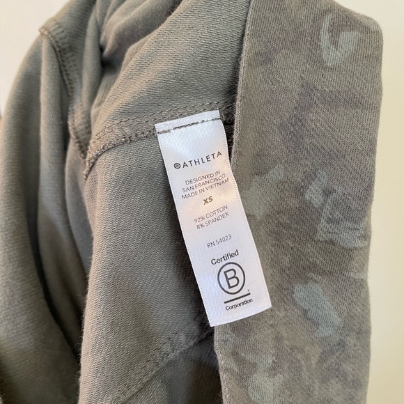 Athleta | Farallon Camo Cropped Sweatshirt | Size XS - Picture 12 of 12
